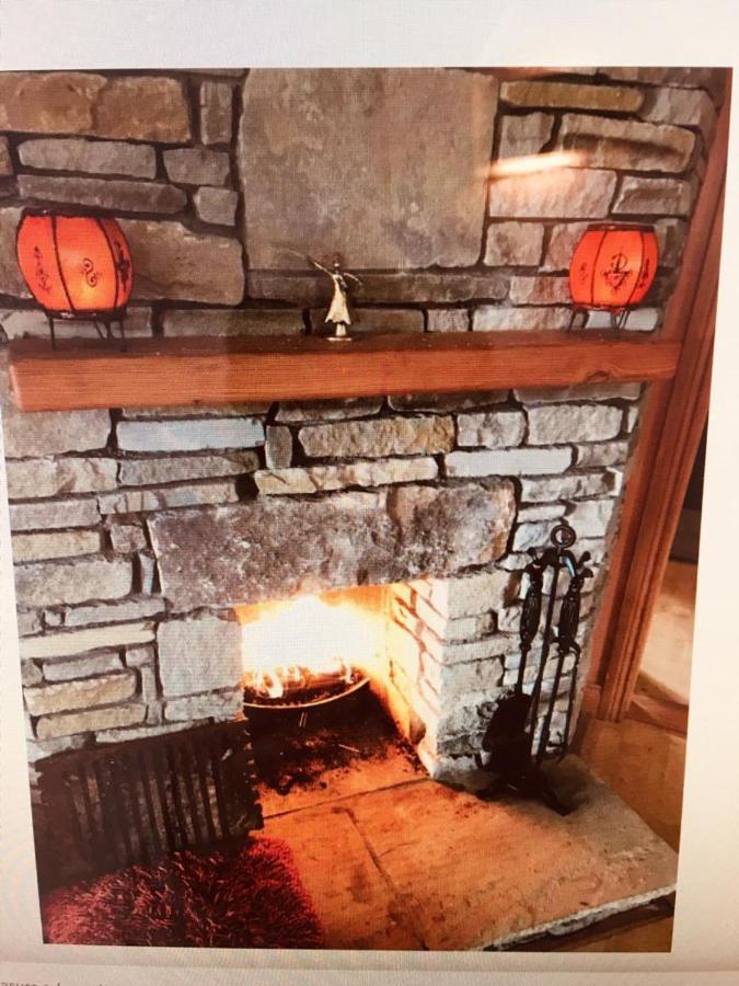 Drumcoura Resort: Lakeside Retreat With Equestrian Center Holiday home *
